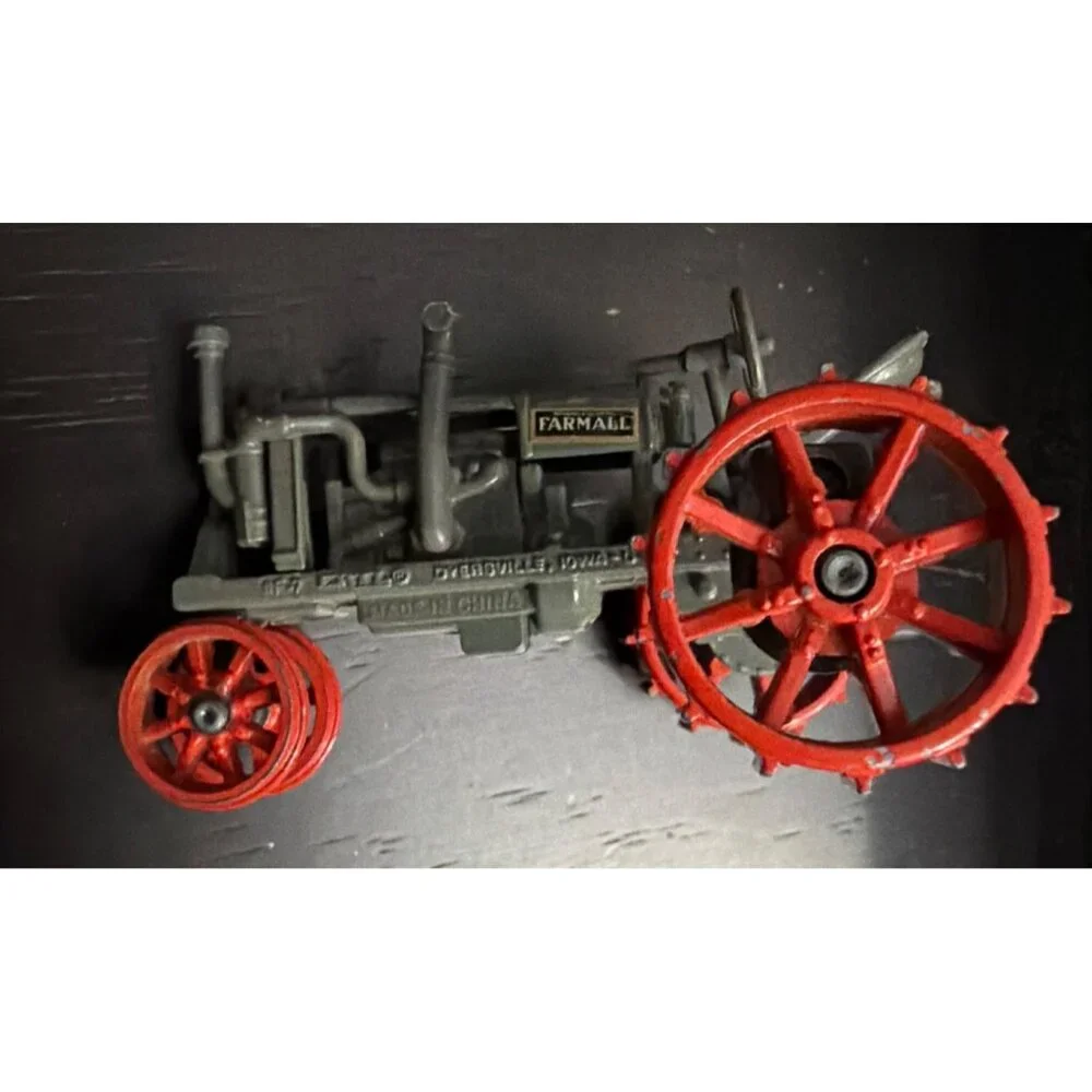 Farmall, Ford features ford